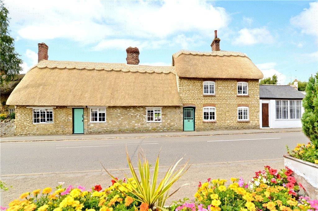 High Street, Stoke Goldington... 4 bed detached house to rent £1,750