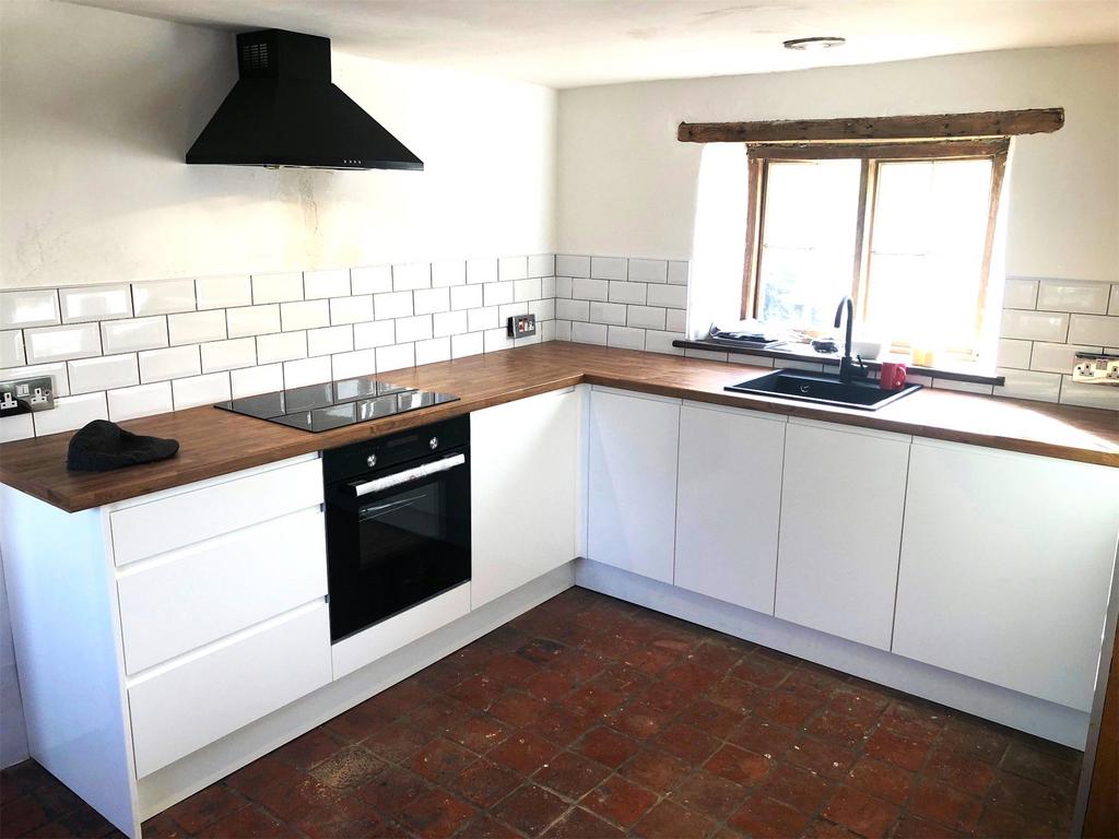 High Street, Stoke Goldington... 4 bed detached house to rent £1,750