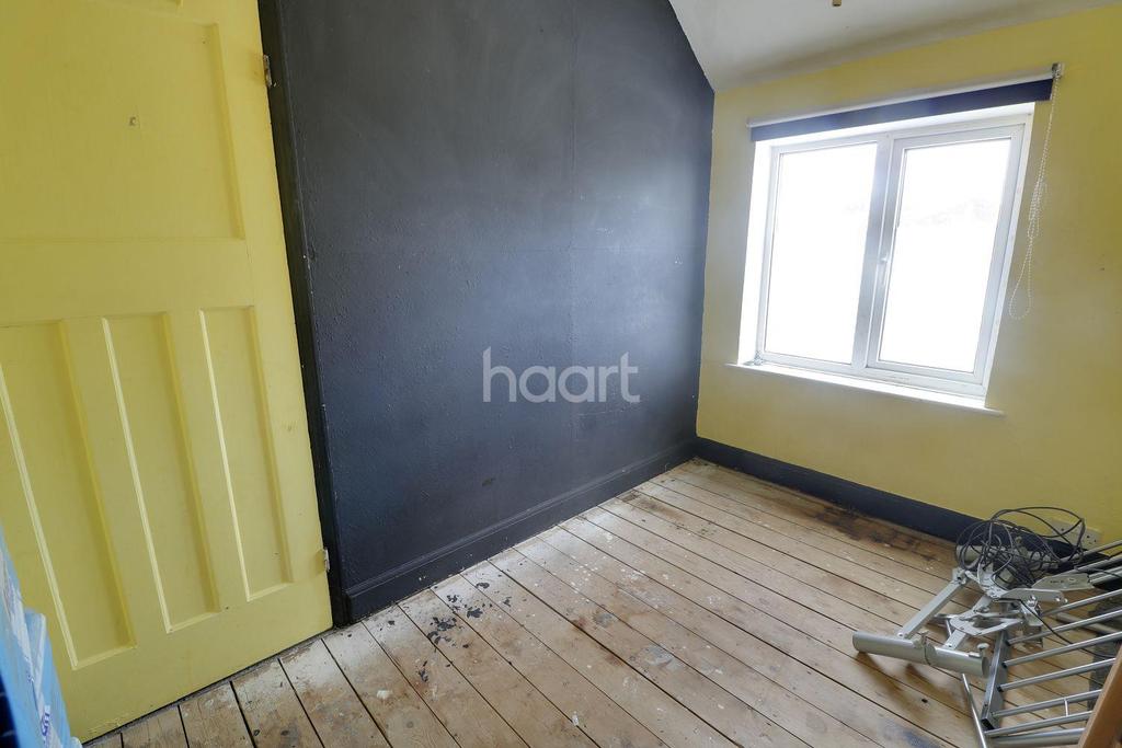 Edwin Avenue, Woodbridge 3 bed terraced house £190,000