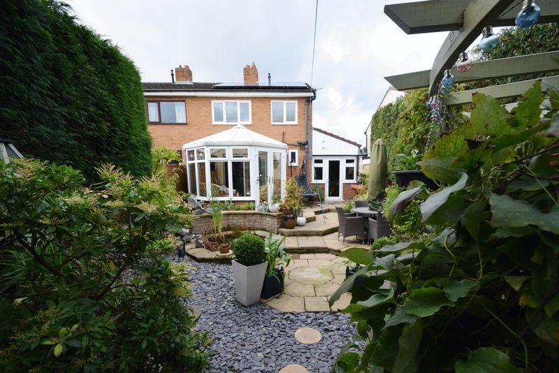 Chestnut Drive, Great Wyrley, Walsall 3 bed semidetached house £189,950