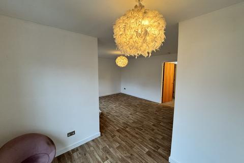 2 bedroom flat to rent, Station Road, Bannockburn FK7