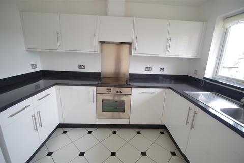 3 bedroom apartment to rent, Sommers Court, Crane Mead, Ware SG12