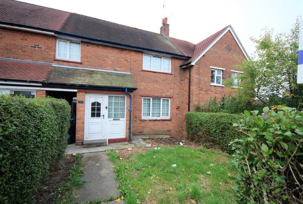 Ffordd Llanerch, Penycae 3 bed terraced house £87,500