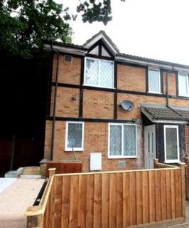 1 bedroom semi-detached house to rent, Hawthorn Close, Hounslow
