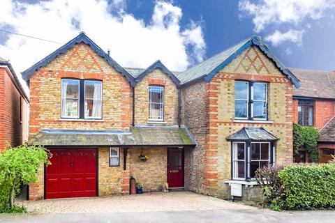 4 bedroom detached house for sale, Chapel Road, Epping