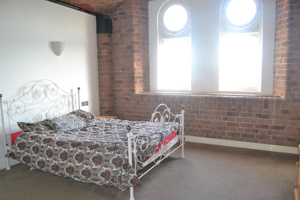 Waterloo Warehouse, Waterloo Road 2 bed apartment £850 pcm (£196 pw)
