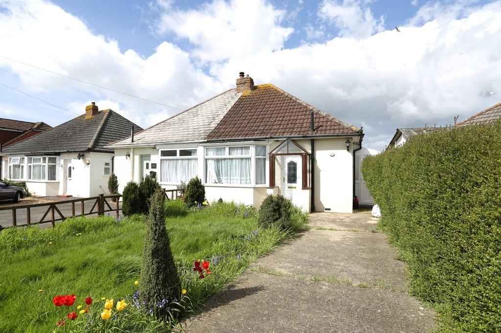 Merton Avenue, Portchester 2 bed semidetached bungalow £225,000