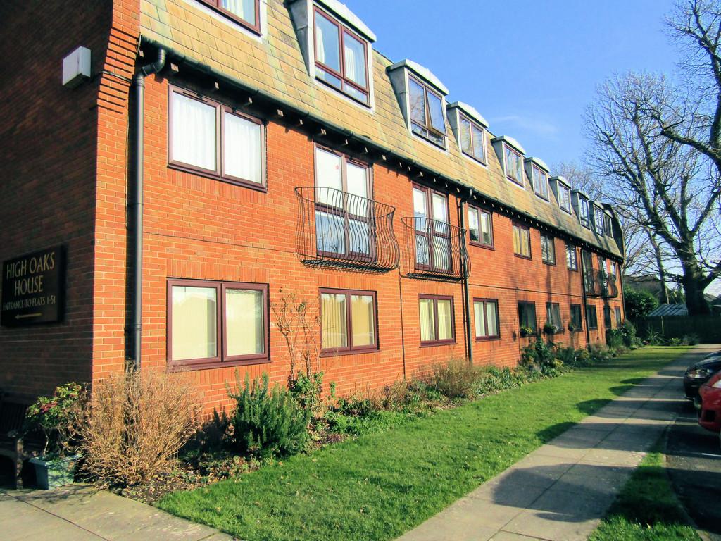 High Oaks House, Locks Heath, Southampton, Hampshire. 1 bed apartment