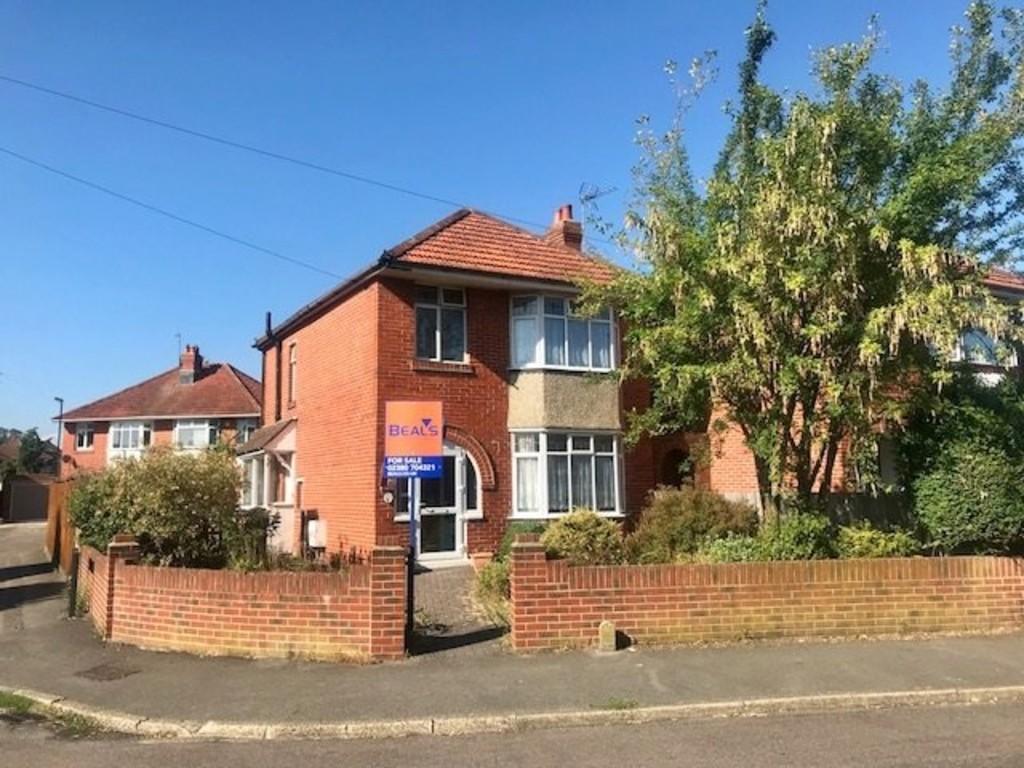 Creighton Road, Southampton 3 bed detached house £285,000