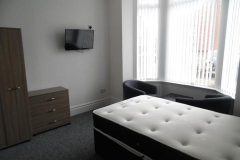 8 bedroom house share to rent, Harley Street, Orrell Park