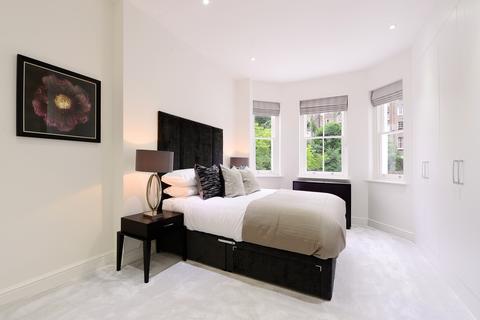 4 bedroom flat to rent, Lexham Gardens, London W8