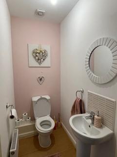 2 bedroom end of terrace house to rent, Clos Ael-y-Bryn