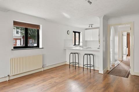 2 bedroom flat to rent, Banbury Court, Woodstock Avenue, London, W13 9UF