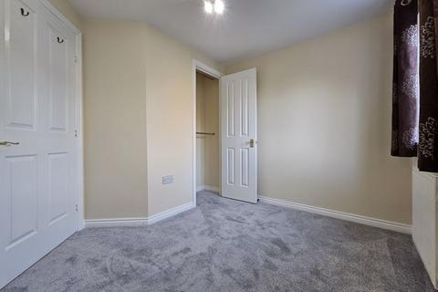 2 bedroom apartment to rent, Lissimore Drive, Tipton