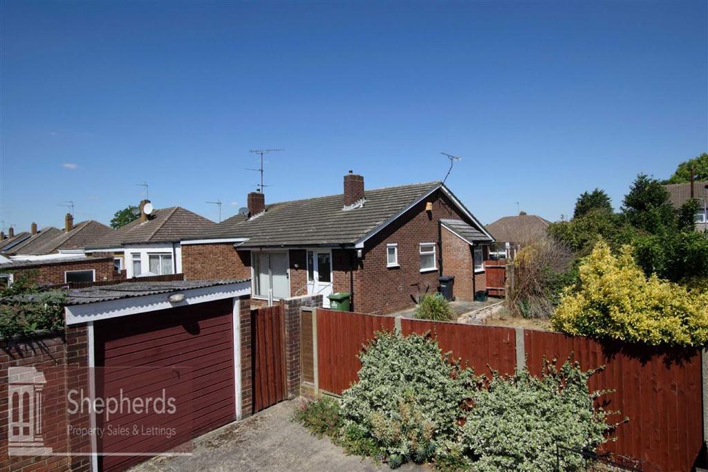 Winton Drive, Cheshunt, Hertfordshire 2 bed semidetached bungalow £