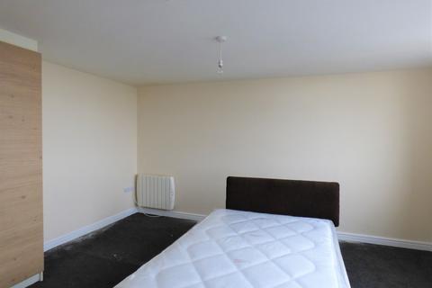 1 bedroom flat to rent, 18 Kelham House, Balby, DN1