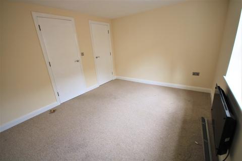 2 bedroom apartment to rent - High Street, The George Hotel