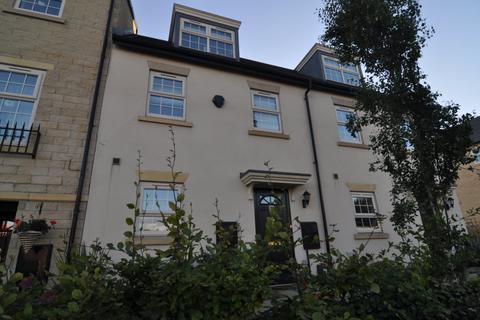3 bedroom townhouse to rent, Barnsley Road, Wombwell