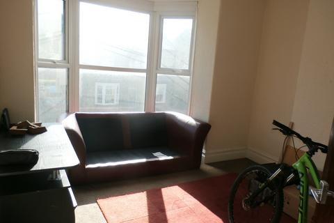 1 bedroom flat to rent, Fairfield Road, Buxton SK17
