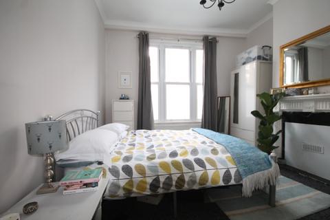 2 bedroom flat to rent, Ascham Street, Kentish Town, NW5