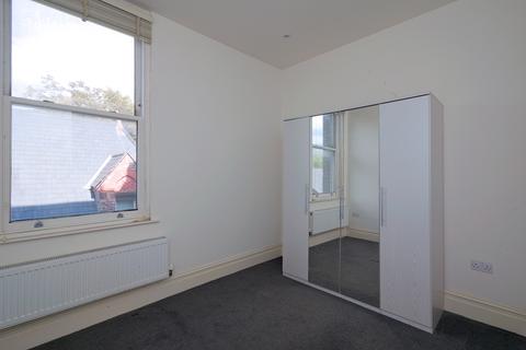 2 bedroom apartment to rent, 23 carnatic road , Mossley  hill , liverpool  L18