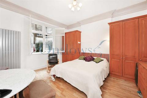 3 bedroom apartment for sale, Queens Gate, London