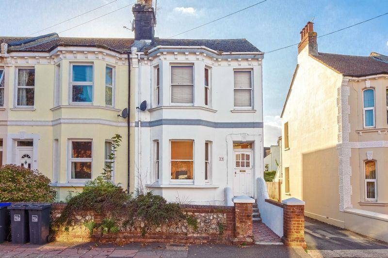 Ashdown Road, Worthing 2 bed apartment £210,000