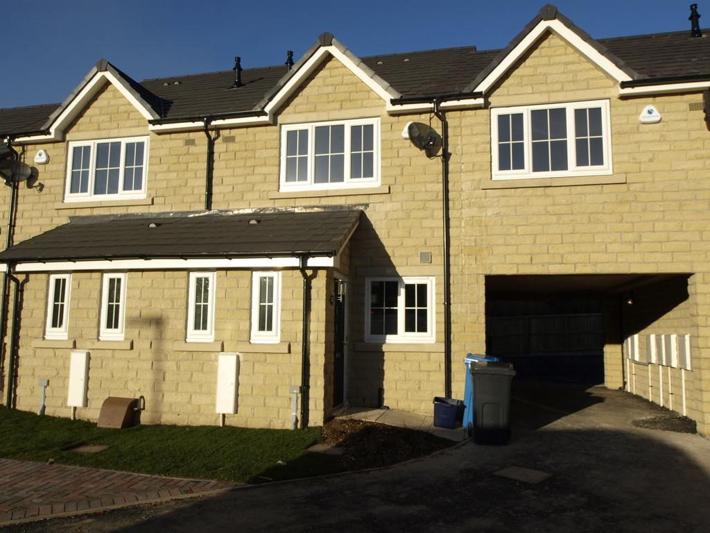Samuel Fox Avenue, Sheffield 2 bed terraced house £650 pcm (£150 pw)
