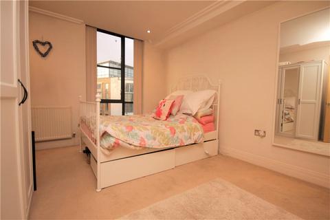 1 bedroom apartment to rent, Point Wharf Lane, Brentford, TW8