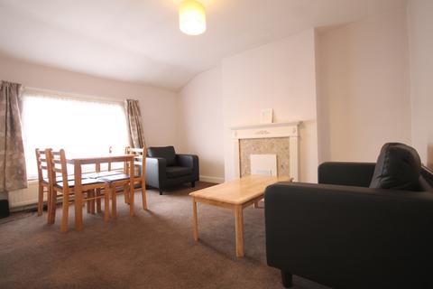 2 bedroom flat to rent, Miranda Road, Archway, N19