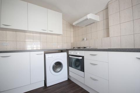 2 bedroom flat to rent, Miranda Road, Archway, N19