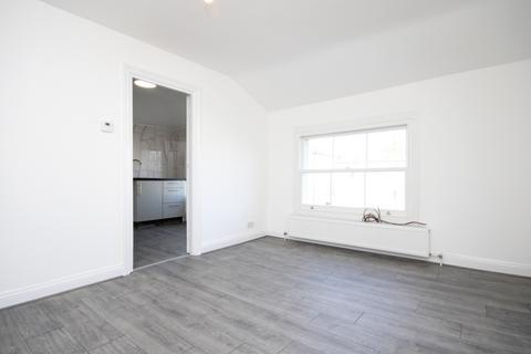 2 bedroom flat to rent, Miranda Road, Archway, N19