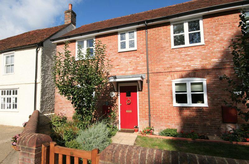 Bentley, Farnham 2 bed semidetached house £360,000