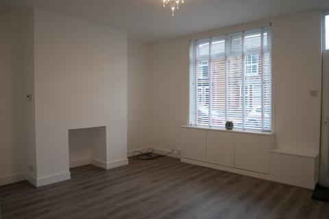 3 bedroom terraced house to rent - Ernest Street, Prestwich