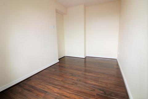 2 bedroom flat to rent, Hornbeams Rise, London, N11