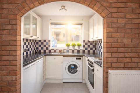 2 bedroom terraced house to rent, Chaucer Close, Blacon