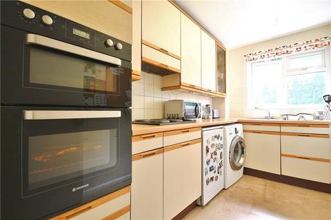1 bedroom maisonette to rent, Torridon Close, Woking, Surrey, GU21