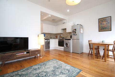 2 bedroom flat to rent, Rathcoole Gardens, Crouch End, N8