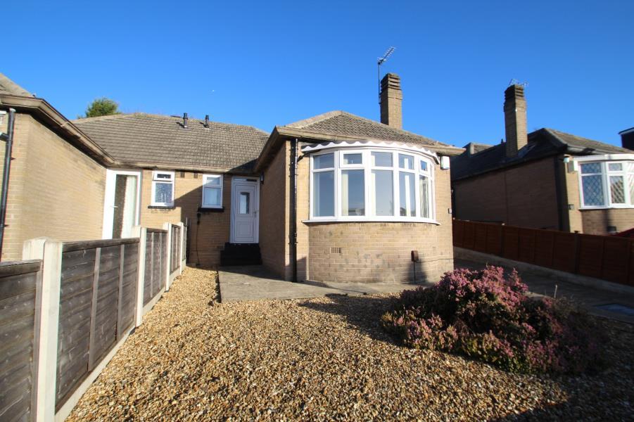 CARR MANOR WALK, MOORTOWN, LEEDS LS17 5DN 2 bed semidetached bungalow