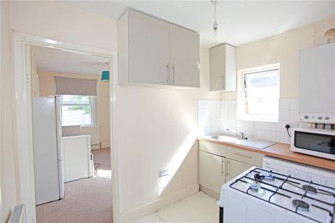 Studio to rent, Hoe Street, London, E17