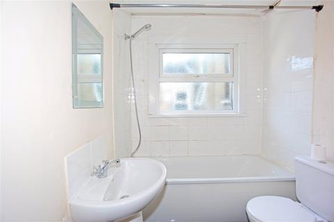 Studio to rent, Hoe Street, London, E17