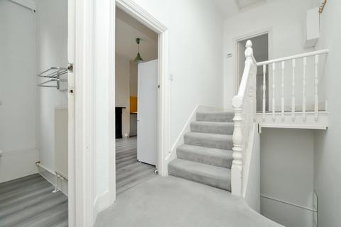 1 bedroom flat to rent, Clissold Crescent, Stoke Newington