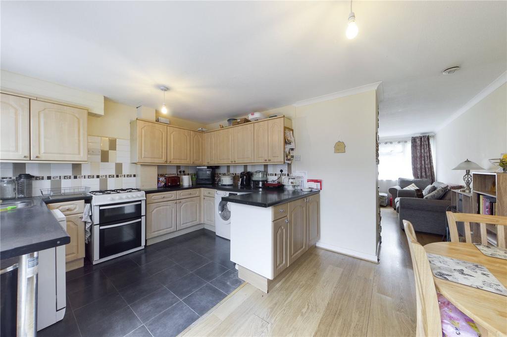 Kitchen/Dining Area