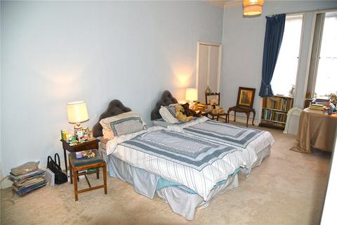 Second Floor Flat, 3 Royal Crescent, Bath, BA1 2LR