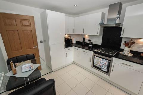 2 bedroom apartment to rent, Clevelands Drive, Heaton, Bolton
