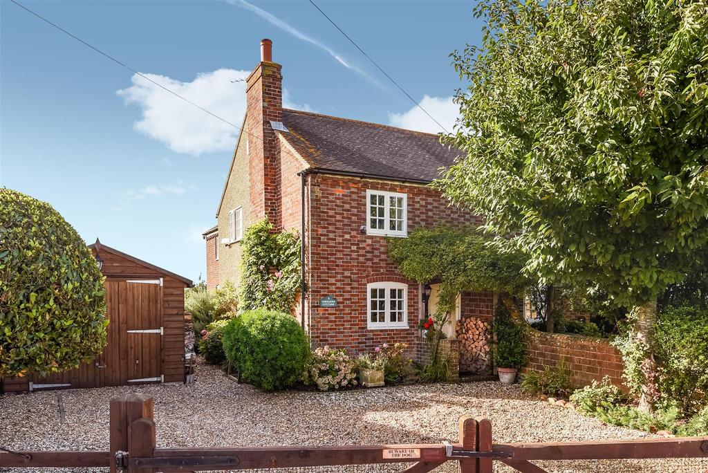Chequer Lane, Old Bosham 3 bed semidetached house £1,250 pcm (£288 pw)