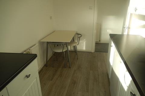 2 bedroom flat to rent, Strathaven Road, Kirkmuirhill, South Lanarkshire ML11