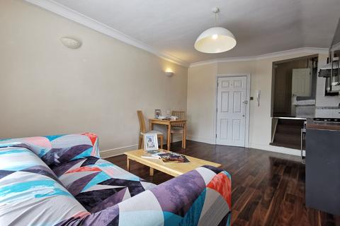 1 bedroom apartment to rent, 1 Bed Flat High Road, Willesden Green, NW10 2TE