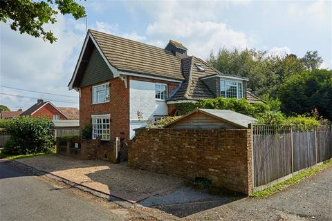 4 bedroom detached house for sale - Church Road, Kilndown