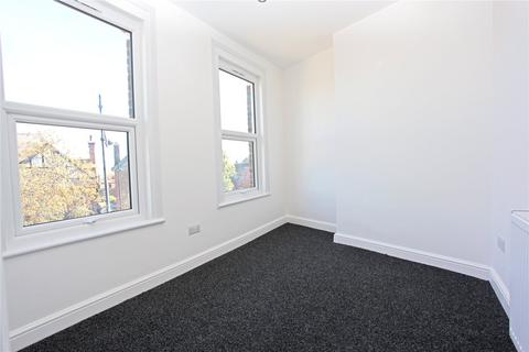 1 bedroom apartment to rent, High Road, South Woodford, London, E18